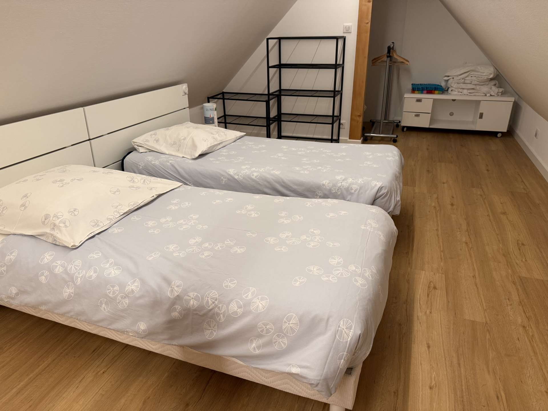 Chambre 2 avec deux lits simples